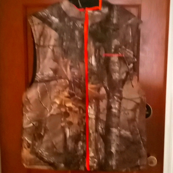 Hunting Vest - Picture 1 of 5